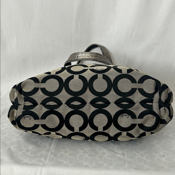 Coach Grey/Black Signature C Print Classic Poppy Travel Tote Bag Purse 🌺🌺 - Picture 5 of 16